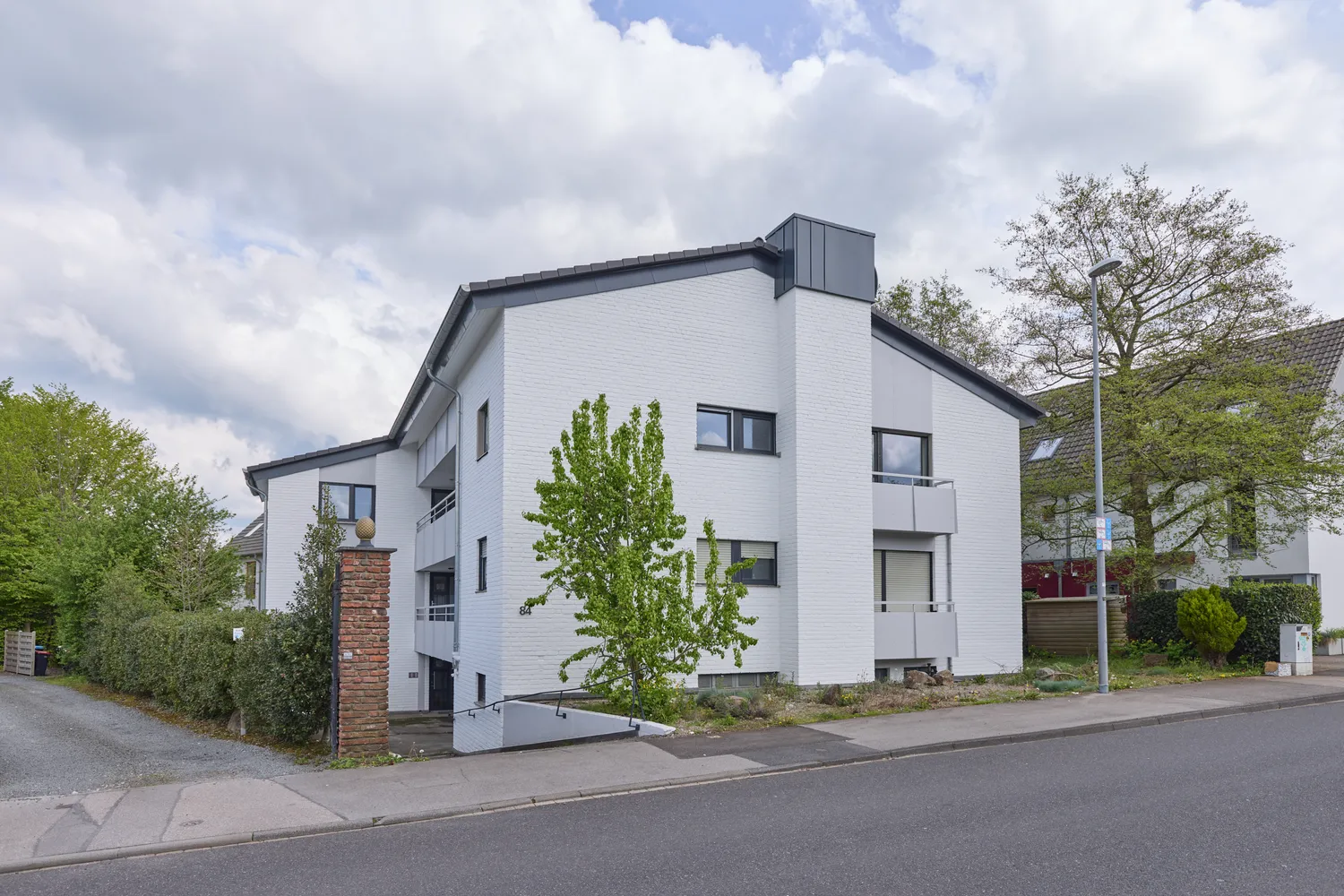 Teilentkernte Eigentumswohnung mit Ausbaupotenzial und großem Speicher in Aachen-Brand, Aachen – Bild 1