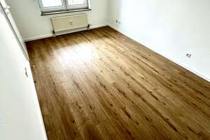 Modernisierte 2-Zimmer Wohnung mit Balkon und neuer Einbauküche, 1. OG in Frankfurt-Niederrad – Die vollständige Adresse der Immobilie erhältst du vom Anbieter., 60528 Niederrad, Frankfurt am Main – Vorschaubild 4