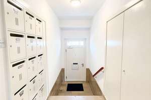 Möbelierte 2 Zimmer Wohnung in zentraler Lage von Düsseldorf nahe des Medienhafens – Neckarstraße 17, 40219 Unterbilk, Düsseldorf – Vorschaubild 2