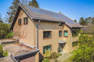 Geräumiges Einfamilienhaus mit Garage und Schwimmbad auf schönem Grundstück in ruhiger Lage – Die vollständige Adresse der Immobilie erhältst du vom Anbieter., 52072 Richterich, Aachen – Vorschaubild 2