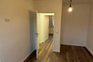 Neu Renovierte 3. Zimmer Wohnung – Rather Straße 8a, 40476 Düsseldorf – Vorschaubild 9