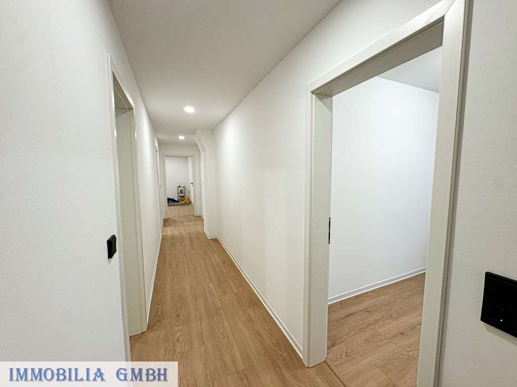 Immobilie in Zweibrücken - FRISCH SANIERT - Direkt bezugsbereite 4-ZKB Eigentumswohnung im 2.OG in 66482 Zweibrücken - Bild 1