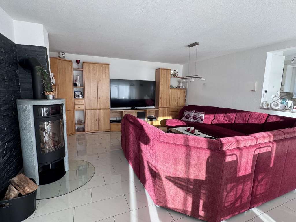 Immobilie in Pfalzgrafenweiler - Hochwertiges Einfamilienhaus – seniorengerecht, energieeffizient & bestens gepflegt - Bild 1