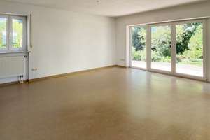 ZWEIFAMILIENHAUS FÜR WOHNEN+ARBEITEN/MEHRGENERATIONEN MIT GARAGE IN RUHIGER LAGE NÜRNBERG-MÖGELDORF – Die vollständige Adresse der Immobilie erhältst du vom Anbieter., 90480 Schmausenbuckstraße, Nürnberg – Vorschaubild 4