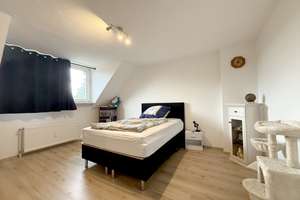 Wohnen mit Wohlfühlfaktor: Helle Dachgeschosswohnung mit Kaminofen – 46147 Holten, Oberhausen – Vorschaubild 6
