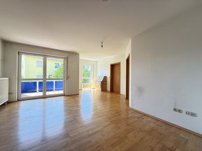 Helle 4-Zimmer-Wohnung (84 m²) mit Südwestbalkon und Stellplatz in Eibelstadt
