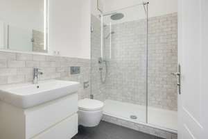 °°Wohnqualität neu definiert°° **Stilvoll wohnen in attraktiver Lage im sanierten DG** – Kesselbergstraße 10, 81539 Obergiesing, München – Vorschaubild 3