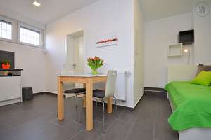 Schön möbliertes Apartment mit  Stellplatz in Stuttgart Weilimdorf – Die vollständige Adresse der Immobilie erhältst du vom Anbieter., 70499 Bergheim, Stuttgart – Vorschaubild 1