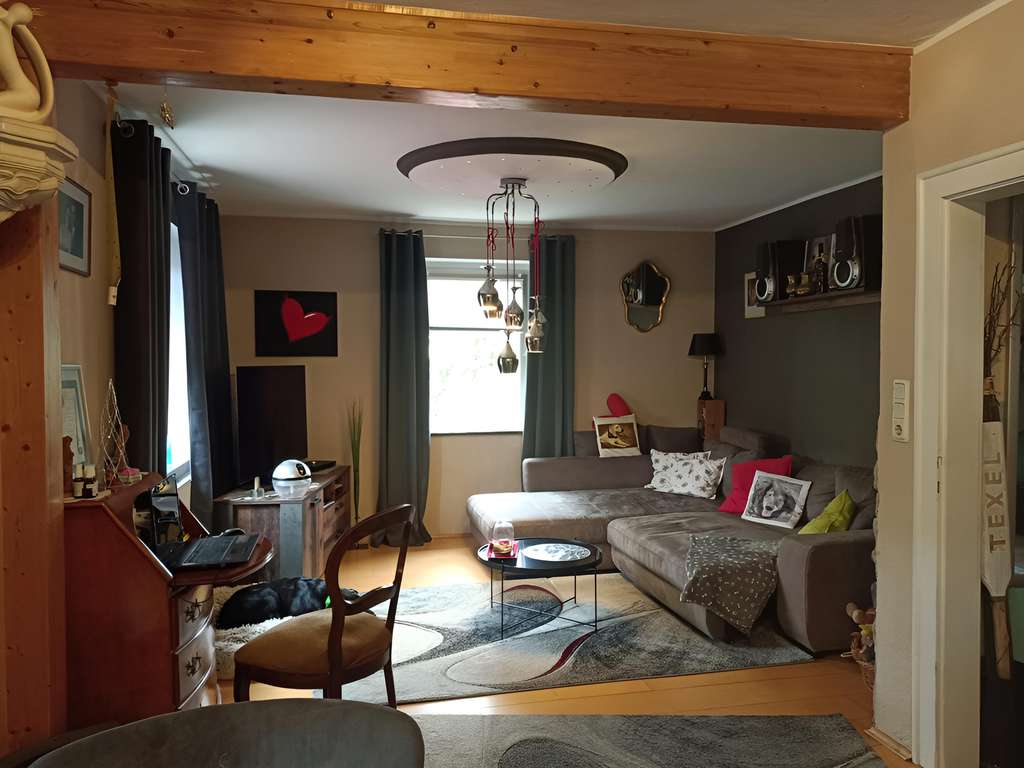 Immobilie in Herborn - Wunderschönes Einfamilienhaus mit Charme*Garten*Garage*Heizungsanlage NEU - Bild 2