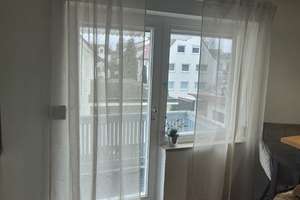 Hochwertig renovierte 2-Zimmer-Wohnung mit Balkon, Einbauküche & Teilmöblierung in ruhiger Toplage – 89231 Neu-Ulm – Vorschaubild 5