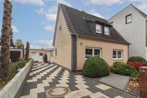 EFH in Neumünster: Großzügiger Garten mit Park-Charakter und Potenzial für Hinterbebauung – Neumünster – Vorschaubild 2