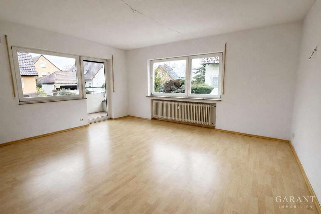 Immobilie in Renningen - Attraktives, gepflegtes Mehrfamilienhaus mit Balkonen und Garagen! - Bild 1