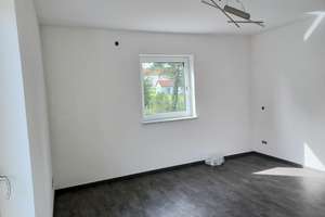 Energie-effizient, neuwertig und bezugsfertig: Toskanahaus in Burglengenfeld – Die vollständige Adresse der Immobilie erhältst du vom Anbieter., 93133 Burglengenfeld – Vorschaubild 12