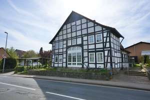 Fachwerkhaus ohne Denkmalschutz: Viel Platz für neue Ideen in Barsinghausen – Die vollständige Adresse der Immobilie erhältst du vom Anbieter., 30890 Barsinghausen – Vorschaubild 2