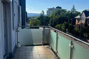 Charmantes 3-Parteien-Haus mit einem kleinen Garten, einer Werkstatt  und vielen Parkplätzen – Wiesbaden – Vorschaubild 8