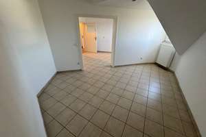 Große Dachgeschosswohnung in Essen – Ideal für Familien oder WG – Die vollständige Adresse der Immobilie erhältst du vom Anbieter., 45128 Südviertel, Essen – Vorschaubild 3