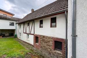 *RESERVIERT* Zweifamilienhaus für kreative Hände in ruhiger Lage nahe Waldbröl! – Die vollständige Adresse der Immobilie erhältst du vom Anbieter., 51545 Waldbröl – Vorschaubild 2
