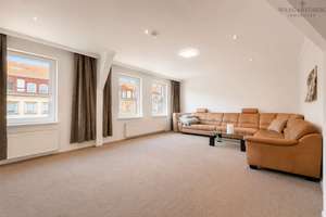 Großzügige 5-Zimmer-Altbauwohnung mit modernem Wohnkomfort in Fürth – Die vollständige Adresse der Immobilie erhältst du vom Anbieter., 90763 Südliche Südstadt, Fürth – Vorschaubild 1