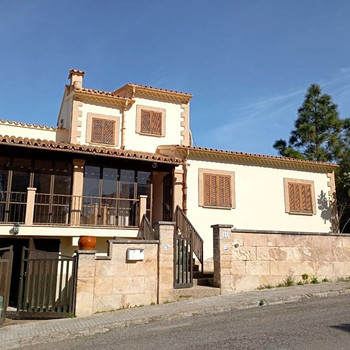 Zum Verkauf stehendes Chalet in Bonaire, Mallorca, renovierungsbedürftig.
