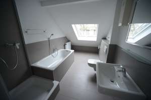 Wunderschöne Dachgeschosswohnung in bester Lage in Pempelfort! – 40211 Pempelfort, Düsseldorf – Vorschaubild 7