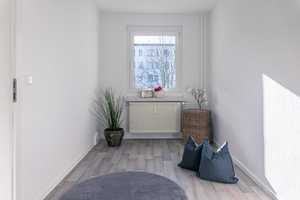 Im Grünen gelegene 4-Raum-Wohnung mit Balkon – L.-Ebersberger-Str. 59, 9127 Chemnitz – Vorschaubild 5