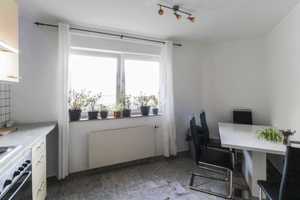 Für Eigennutzung und Vermietung: EFH mit großzügigen Räumen und Einliegerwohnung in ruhiger Lage – Hildesheim (Kreis) – Vorschaubild 11