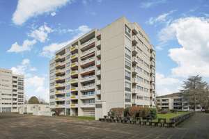 Lichtdurchflutete 4-Zimmer-Eigentumswohnung mit zwei Balkonen und Tiefgaragenstellplatz – Die vollständige Adresse der Immobilie erhältst du vom Anbieter., 76229 Grötzingen, Karlsruhe – Vorschaubild 2