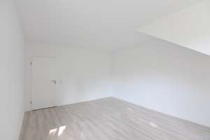 Charmante,   2 Zimmer  Dachgeschoss - Wohnung mit Balkon – Die vollständige Adresse der Immobilie erhältst du vom Anbieter., 47798 Stadtmitte, Krefeld – Vorschaubild 5