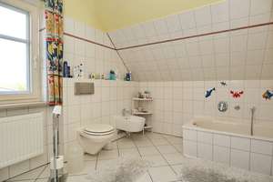 Großzügiges Einfamilienhaus auf weitläufigem Grundstück in ruhiger Lage von Halstenbek. – Die vollständige Adresse der Immobilie erhältst du vom Anbieter., 25469 Halstenbek – Vorschaubild 23