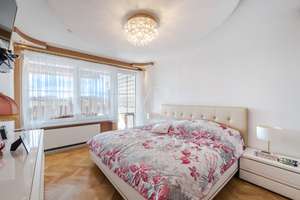 In beliebter Lage: Viel Platz für die Familie mit flexiblen Nutzungsmöglichkeiten, Garten und Garage – Die vollständige Adresse der Immobilie erhältst du vom Anbieter., 61279 Grävenwiesbach – Vorschaubild 8
