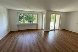 1 NKM FREI: Moderne 2-Zimmer-Wohnung mit Balkon in Solingen – Bahnhofstraße 14, 42651 Solingen-Mitte, Solingen – Vorschaubild 2