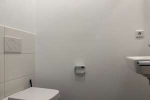 Moderne 3-Zimmer-Wohnung mit großer Dachterrasse und EBK in Niederkassel – Gladiolenweg 47, 53859 Niederkassel – Vorschaubild 12