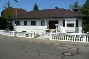 Lingenfeld- Blickfang - stilvoller, gepflegter, großer Bungalow-Traumgarten / von Privat ohne Makler – Die vollständige Adresse der Immobilie erhältst du vom Anbieter., 67360 Lingenfeld – Vorschaubild 1