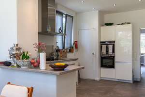 Hochwertiges Einfamilienhaus, 228 Wohnfl., 3 Etg., 5 Schlz., Terrasse, 2 Balkone, 3 Bäder & Sauna – Die vollständige Adresse der Immobilie erhältst du vom Anbieter., 44141 Westfalendamm, Dortmund – Vorschaubild 3