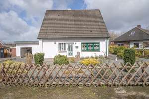 Gemütliches Einfamilienhaus in zentraler Lage – Die vollständige Adresse der Immobilie erhältst du vom Anbieter., 26452 Sande – Vorschaubild 2
