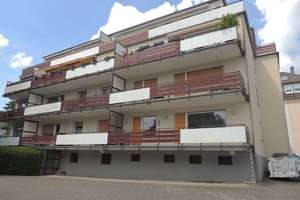 HOCHWERTIGE 4-ZIMMER-ERDGESCHOSSWOHNUNG MIT GROSSEM BALKON, GARAGE IN ZENTRALER LAGE VON SG-ZENTRUM