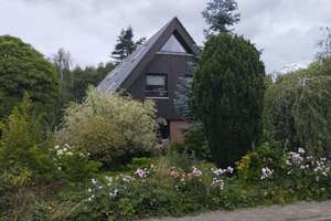 Mehrgenerationenhaus, ruhige Lage, idyllisch im Grünen gelegen