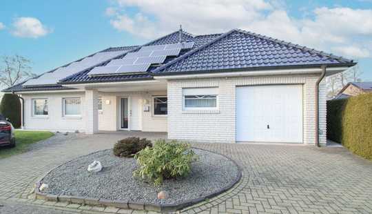 Bild von Leben auf einer Ebene: Gepflegter Bungalow mit großem Garten!