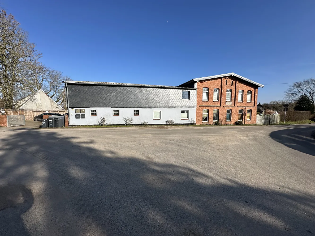 Gr. Wohnhaus mit Pferdestall (6 Boxen), / Paddock Grdst. 2215 m²+ 1,59 ha Pachtwiese in Wölschendorf, Nordwestmecklenburg Kreis – Bild 4
