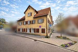 *Charmantes Mehrfamilienhaus in zentraler Lage mit Doppelgarage* – Die vollständige Adresse der Immobilie erhältst du vom Anbieter., 73525 Schwäbisch Gmünd – Vorschaubild 1