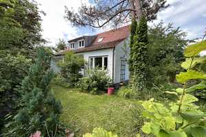 CHARMANTES, UMFANGREICH MODERNISIERTES EINFAMILIENHAUS IN RUHIGER, WALDNAHER WOHNLAGE – Augsburg – Vorschaubild 1