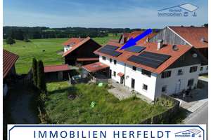 Schöne Doppelhaushälfte mit viel Platz & Ortsrandblick ideal für Ihre Familie – Die vollständige Adresse der Immobilie erhältst du vom Anbieter., 86989 Steingaden – Vorschaubild 1