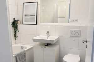 Moderne und neuwertige 4-Zimmer-Erdgeschosswohnung mit zwei Terrassen – Wuppertaler Straße 30, 51067 Buchheim, Köln – Vorschaubild 9