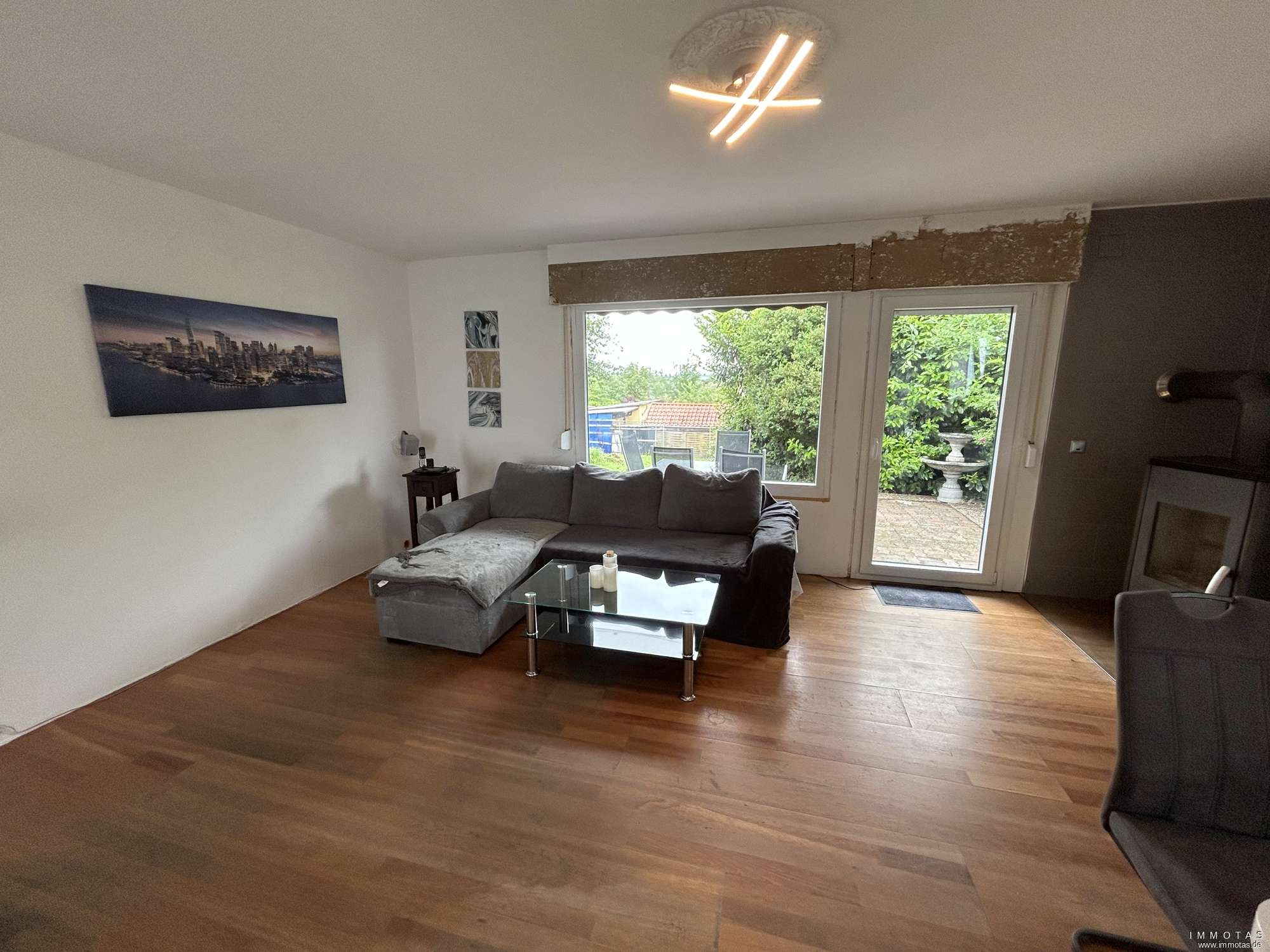 Immobilie in Riedelberg - Schönes Einfamilienhaus (Massa-Fertighaus) mit Doppelgarage und Garten - Bild 4