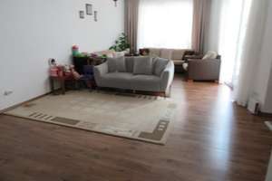 Modernisiertes Reiheneckhaus mit Wintergarten, Galerie & 2 Garagen – ruhige Lage in Nürnberg – Erlachweiherstr 1C, 90455 Kornburg, Worzeldorf, Nürnberg – Vorschaubild 9