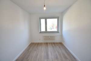 Ruhige Lage! Renovierte 3-Zi-Whg mit Balkon in Walsum – Kampstraße 14, 47179 Fahrn, Duisburg – Vorschaubild 4
