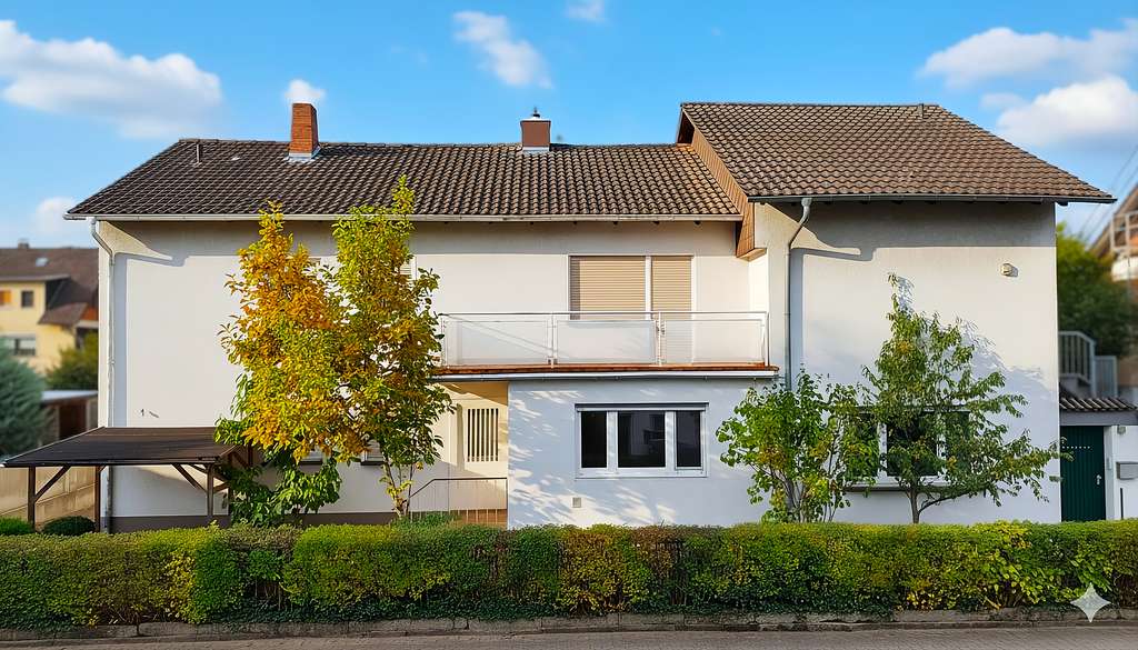 Eppelheim: 3-Familien-Haus mit 2 freien Wohnungen und 919m² gr. Grundstück