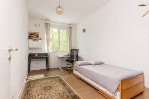 Wild Rose - Moderne Familienwohnung mit Südwest-Balkon & Stellplatz vis-à-vis Schlosspark Biesdorf – Die vollständige Adresse der Immobilie erhältst du vom Anbieter., 12683 Biesdorf, Berlin – Vorschaubild 7