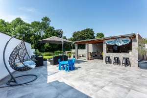 La dolce vita! Bezugsfertiges Reihenendhaus mit großer Terrasse, Garten und mediterranem Flair – Die vollständige Adresse der Immobilie erhältst du vom Anbieter., 50127 Bergheim – Vorschaubild 1