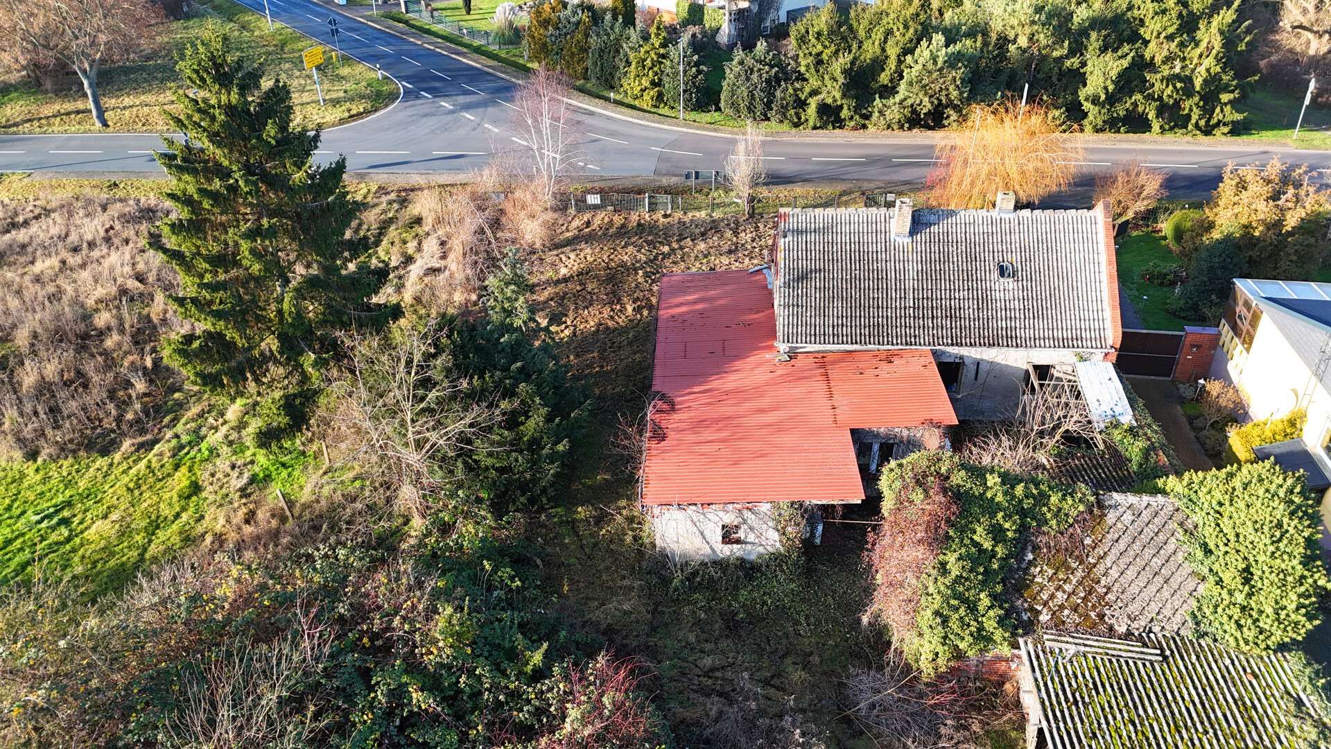 Sanierungsbedürftiges Haus mit großem Grundstück in Ortsrandlage, Stendal Kreis – Bild 3